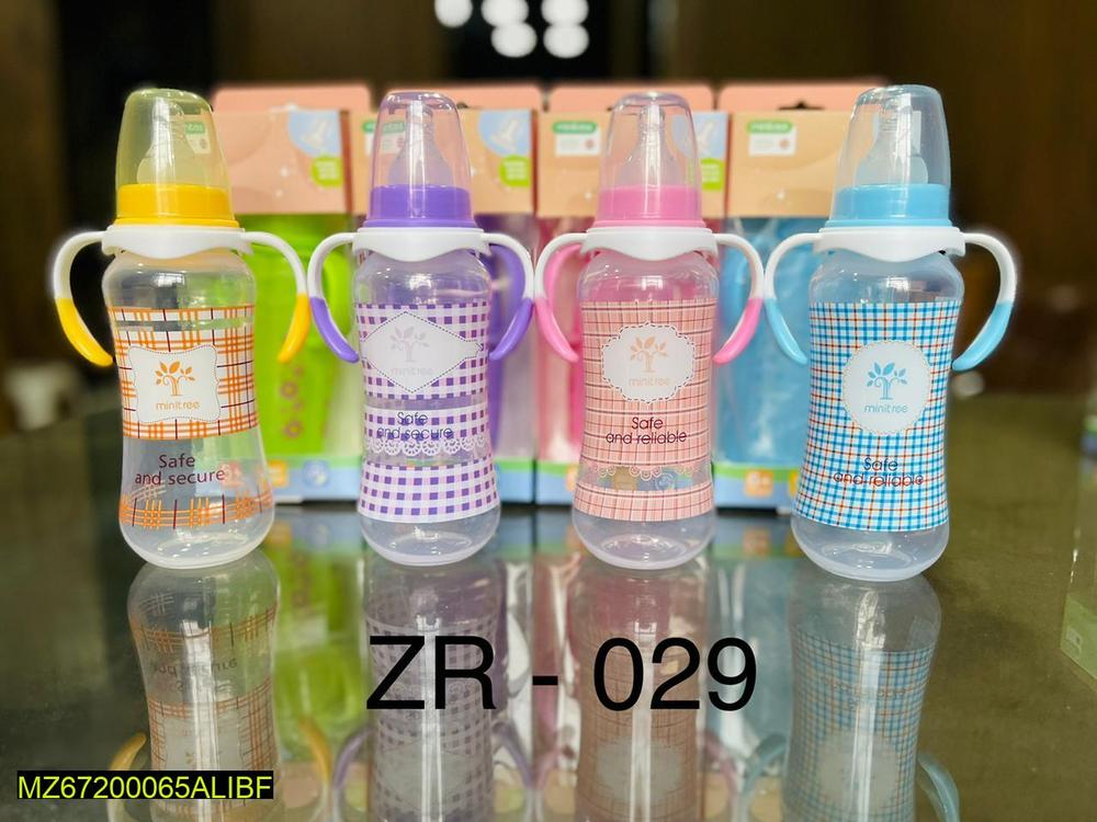Baby Feeders with Spill-Free Cap & Plaid Design